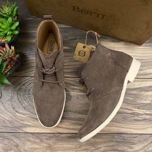 NIB Born Bazau Perforated Suede Ankle Chukka Boot